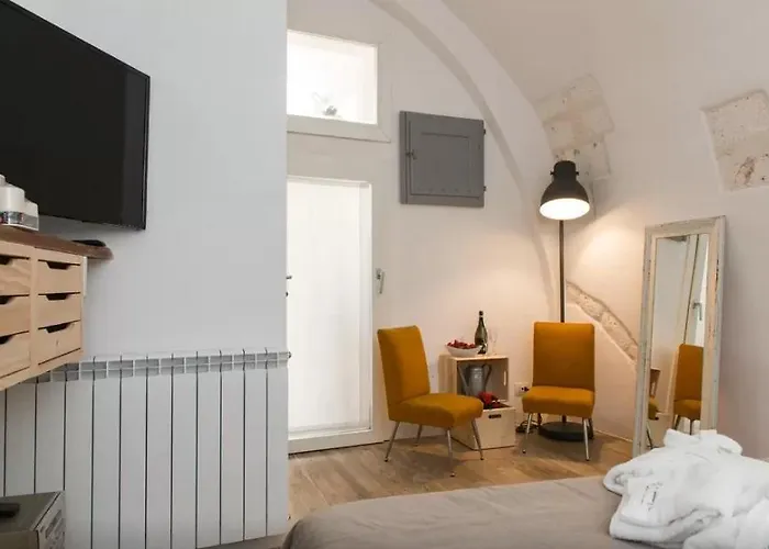 Viagiusti 51 奥斯图尼